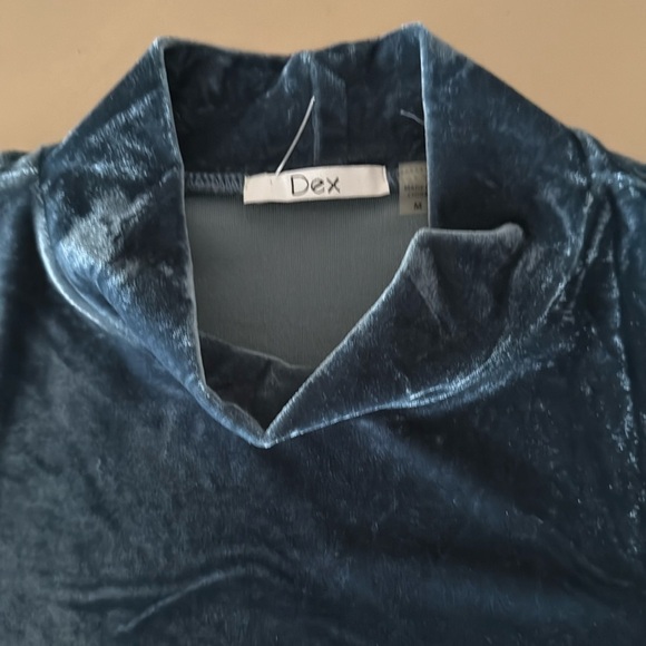 Dex sleeveless top with mock collar. NWT - Picture 2 of 3